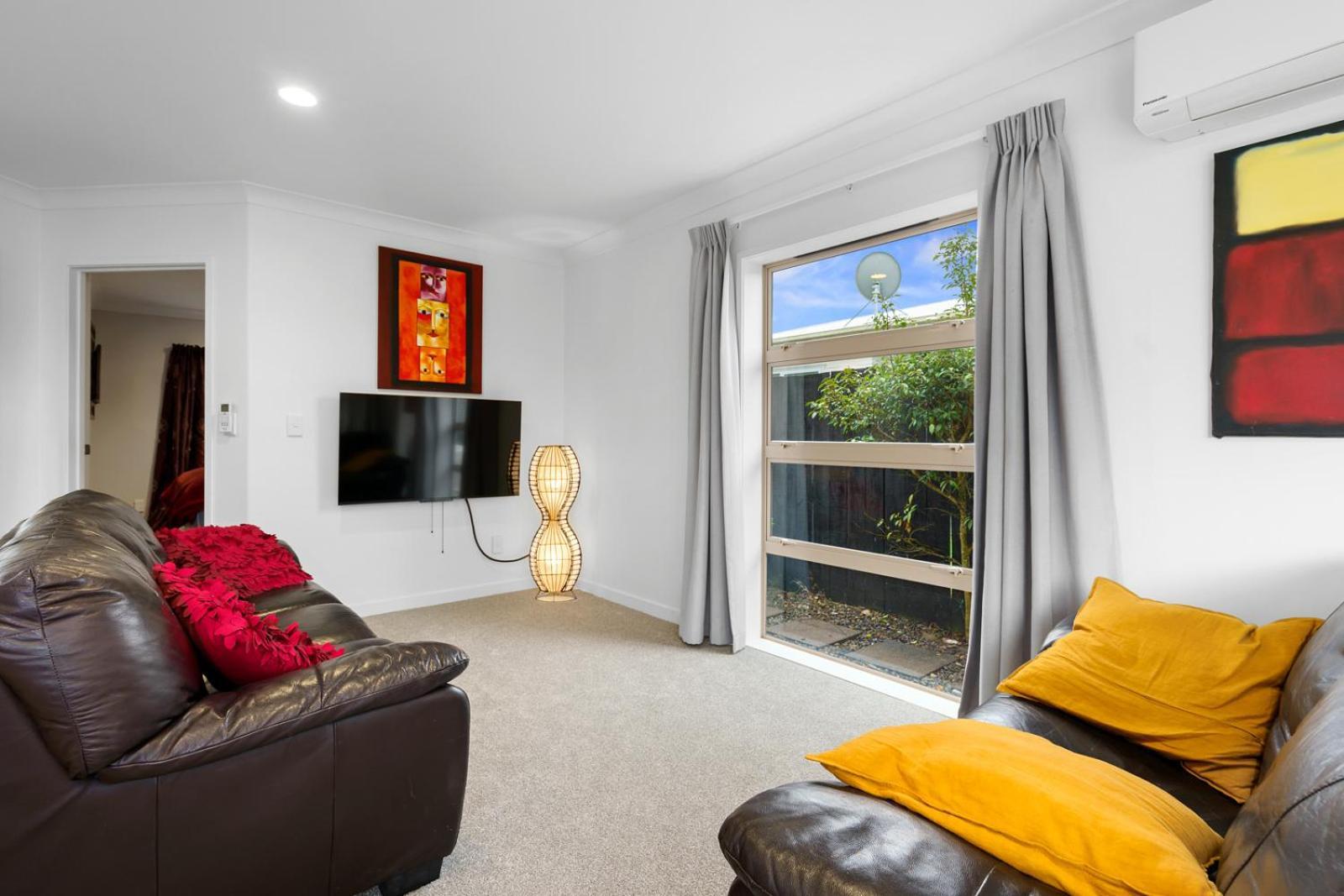 Sunny, Quiet, 2-Bedroom Unit In Fabulous Location! Cambridge Exterior photo